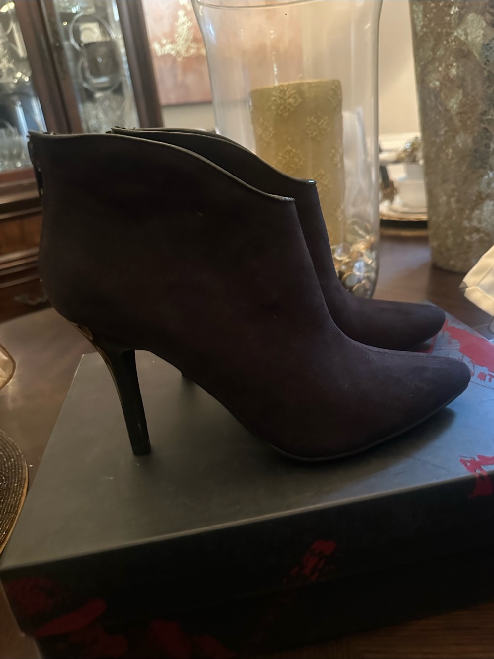 Brand New Size 8 Carlos by Carlos Women's Black Suede Pointed Toe Ankle Booties